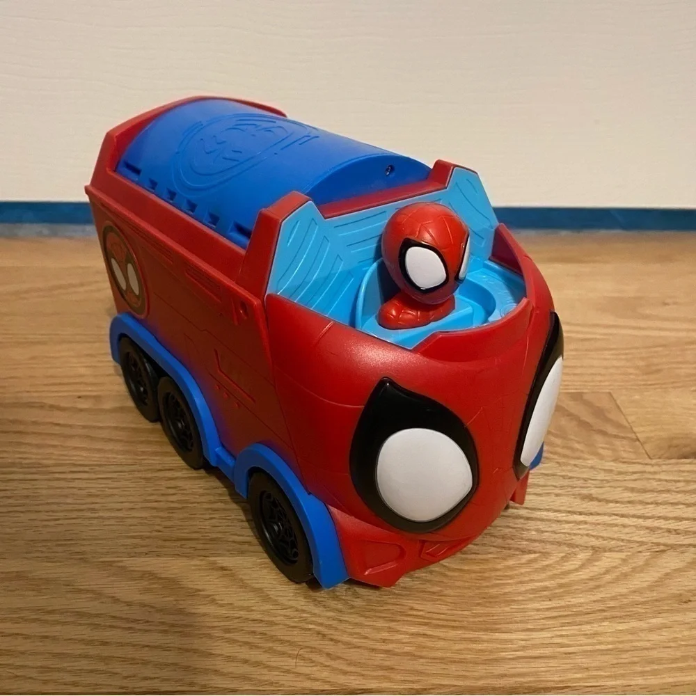 Spidey and His Amazing Friends Web Spinning Hauler Transforming Shooter Spin
